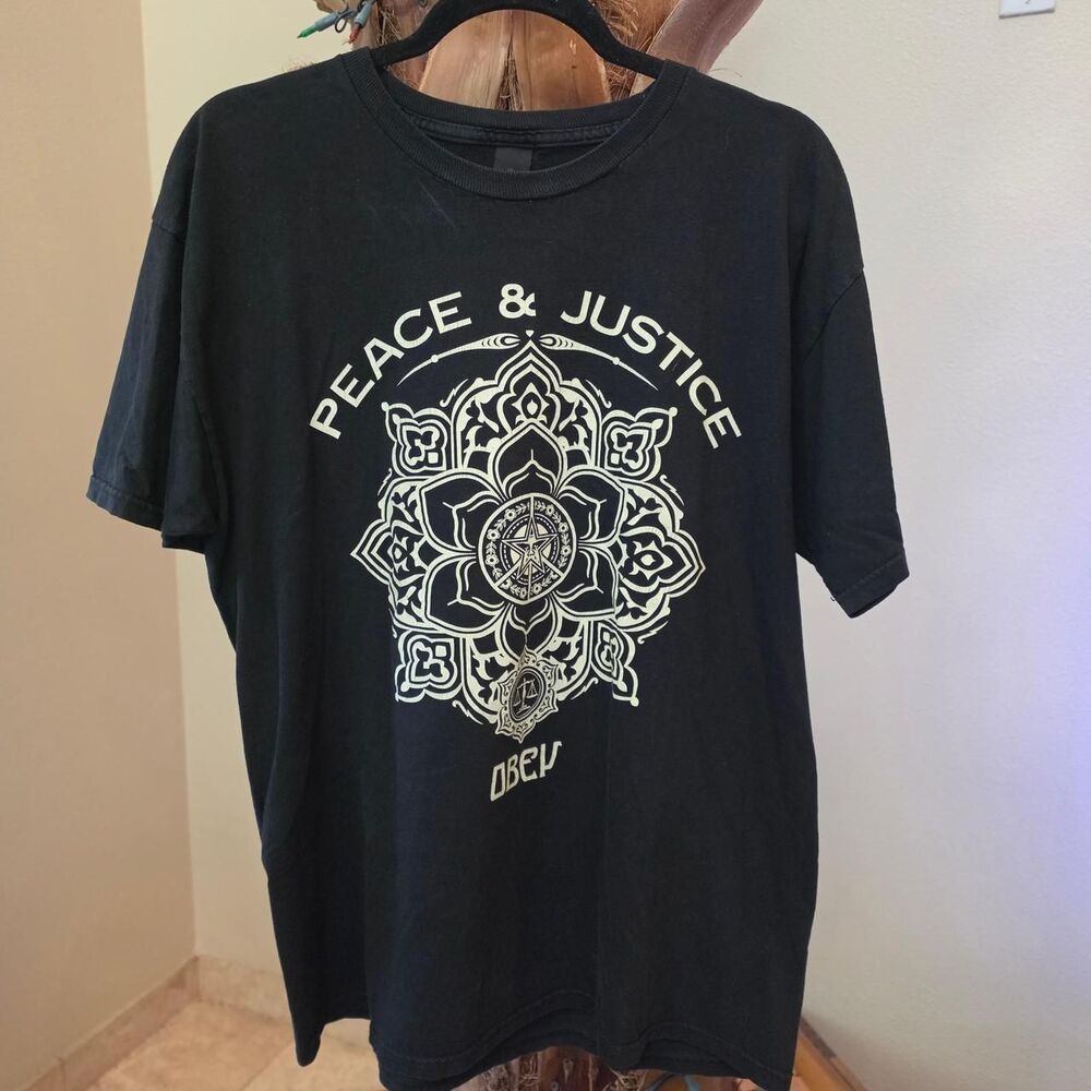 Y2k Obey Men's Black Graphic Tee